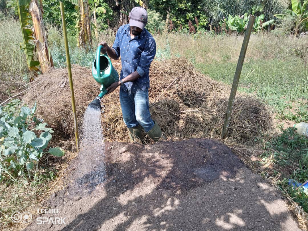 2 Tons Compost Comme le GADD, produis toi-même ton compost - ONG GADD